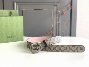 配送专柜全套礼盒Gucci古驰皮带 进口黑色pvc纹配意大利小牛皮，4.0Cm宽 ，搭银色扣。工艺精细，顶级品质