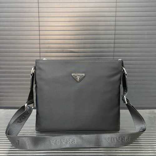 Prada 普拉达 帆布单肩包 斜挎包 经典百搭 实物拍摄 原厂原版面料 高端品质 配送防尘袋 26 X 23 Cm。