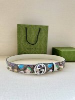 特 宽度3.8Cm Gucci Gg Marmont系列每一季都会推陈出新，为灵感源于70年代的标志性 旋转Gg配件注入宠物现代精髓。这款Gg Supreme帆