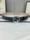 宽度4.0Cm Gucci Marmont系列每一季都会推陈出新，为灵感源于70年代的标志性gg钢扣配件注入现代精髓。这款gg Supreme帆布腰带反面采用黑