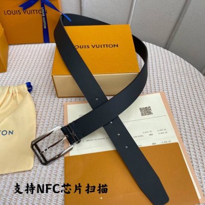 配全套包装礼盒 驢家s22早春新品腰帶系列 寬度3.5Cm 意大利原廠皮料 針扣式搭扣設計 搭配精緻的鏤空字母戒指 全方位精打細磨 精密度厚金電鍍 低調