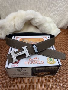 品名：爱马仕.Hermès 原单 材质：原单牛皮腰带 百分百头层牛皮腰带保证真皮，24K纯钢扣，专柜原单品质、做工精细，时尚大牌，送人自用首选 包装： 请认准如