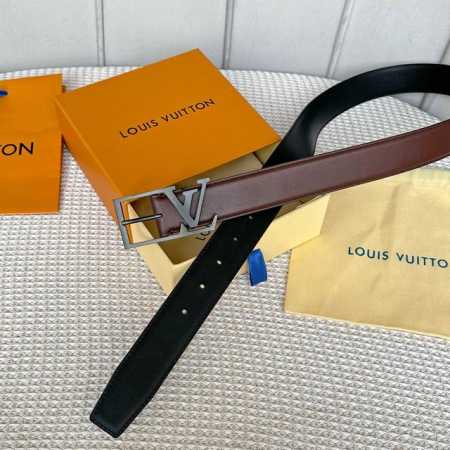 L0Uis Vuitt0N 今季新品 男士原單腰帶 寬度35毫米 经典双面小牛皮 搭配新款针扣五金 低调百搭款 适合沉稳低调的男神使用 - 点击图像关闭
