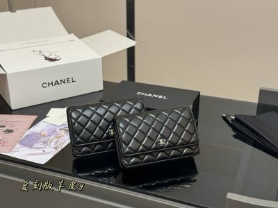 配折叠盒 Size ：19*12Cm 香奈儿经典发财包 Woc 品质很不错！ 包包有卡位 有暗袋！很实用！