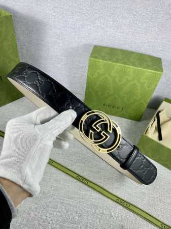 宽度4.0Cm Gucci Marmont系列每一季都会推陈出新，为灵感源于70年代的标志性gg钢扣配件注入现代精髓。这款钻石gg 热压经典款腰带反面采用两面头 - 点击图像关闭