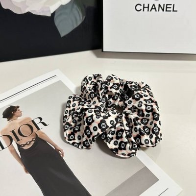 特 单个 配全套包装 Chanel 香奈儿 爆款小香风发圈，专柜款出货 一看就特别高档 超级百搭 必须自留
