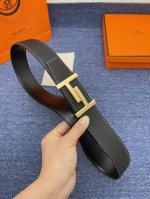 品牌爱马仕 特 描述采用高级真皮精制而成，触感厚实，饰以商标带扣。腰带为意大利尺寸，请在购买前参阅腰带尺寸指南. 铜扣金属配件 黑色皮革，采用环保工艺制作而成