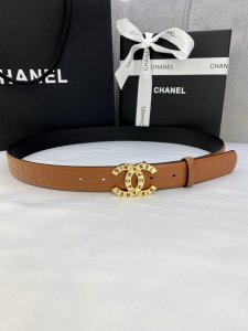 宽度3.0Cm Chanel 香奈儿 进口柔软小牛皮 金 银色花纹金属精品钢扣。