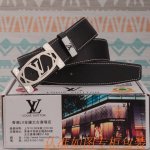 腰带皮带：Lv 路易威登原单牛皮腰带 男款皮带：材质百分百头层牛皮腰带保证真皮皮带，专柜原单品质、做工精细，时尚大牌，送人自用首选包装： 请认准如图专柜包装赠送