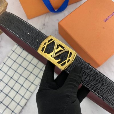 古奇 男士花皮腰带40Mm 双面进口头层皮皮压制。可双面使用 专柜走线 搭配新款钻扣