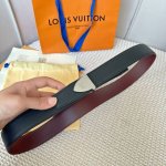 圖片包裝10 寬度：35Mm Lv S-Lock系列 寬度3.5Cm 驢家法國原廠荔枝紋皮料 搭配獨特的新型掛扣 雙面用