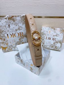 Dior Montaigne Jolie Belt 光滑小牛皮和白色树脂珍珠 饰有*Christian Dior*标志 羊皮菱格腰带3.0Cm