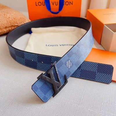 高端品质，实物拍摄 批 配全套礼盒 品牌：L0UIS VUITT0N 原单品质 3D打印 寬度40毫米 採用雙面設計 打造出两款經典造型 一面原版帆布 另一面为