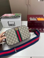 配镜子 酷奇Gucci相机包斜挎包 真是超级百搭 质感又好 简直就是性价比之王！ L-223尺寸24×15折叠盒飞机盒