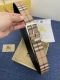 巴、宝莉 经典系列新品腰带，采用小牛皮材质，完美搭配手工车线，经典配色，可搭配商务西装或更为休闲的造型。38毫米宽 顶级