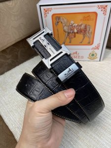 品名：爱马仕.Hermès C原单 材质：原单牛皮腰带 百分百头层牛皮腰带保证真皮，24K纯钢扣，专柜原单品质、做工精细，时尚大牌，送人自用首选