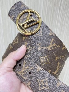4.0当季新款 一面进口小牛皮 一面进口帆布印花 可双面用 搭配精品扣头 实物实拍