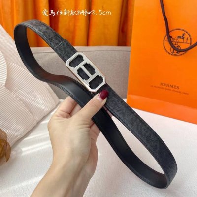 特 爱马仕Hermes 原单爱马仕，宽2.4Cm进口原版皮带身，双面可两面用，精品电镀五金 ！