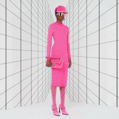 配包装 对版高货 一盒一双 Fendi 双F经典植绒老花字母丝袜 好看到爆炸 ，欧美大牌丝袜一比一高版本制作，可以看得到的工艺！ 潮人秋冬必备单品 ，搭配起来超