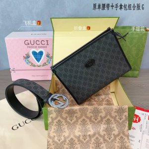 腰带手包2件套古奇G家 腰带采用原版牛皮带身，带宽3.8Cm。扣头采用原单精钢五金扣头。原单手包原版复刻。尺寸：26*20*6Cm 、飞机盒折叠盒手提袋全套高端