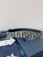 高端品质，实物拍摄 批 配全套礼盒 ：品牌：Dior 迪奥原厂皮料，奶昔白帆布 灰色牛皮 品质毋庸置疑 没有更好 只有最好 尺寸3.5厘米