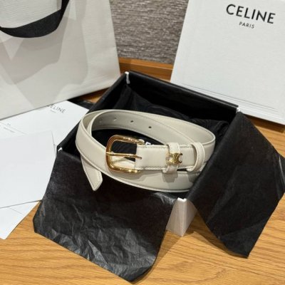 Viviene 中号 Taurillon 25毫米皮带 这款采用牛皮 牛皮革衬里，金色饰面，圆形搭扣，第一个圆环四周环绕Triomphe金属环. 宽度：25毫米