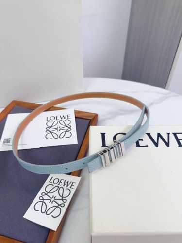 特 Loewe 罗意威专柜最新同款腰带 选用光滑牛皮革窄款腰带 配有Anagram Pebble针扣 卓越的工艺 个性的造型 精美的材质 宽 15Mm