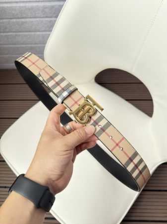 巴宝利 带宽34Mm 正品尺寸 专柜精品扣，真空电镀，工艺精细 天然头层牛皮.质感十足，手感柔软。时尚个性，经典百搭！可自行选择搭配 - 点击图像关闭