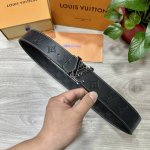 Lv.路易威登 宽40Mm双面原版小牛皮 搭配单钌钯电镀扣 完美的手感.油边 出众的设计.风格 高贵奢华 时尚大方 高清实拍 货真价实 品质保证 双面用