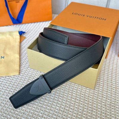 圖片包裝10 寬度：35Mm Lv S-Lock系列 寬度3.5Cm 驢家法國原廠荔枝紋皮料 搭配獨特的新型掛扣 雙面用