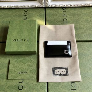 顶配版 原厂皮 配绿盒包装G家正品开模制作，对版规格、对版内里做法，市场独家，图案已成为品牌标志之一，采用进口牛皮，简单大气，超大容量，非常实用，可拆卸意大利皮