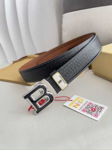 品名：巴宝莉.Burberry 腰带自动带 皮带 型号：自动扣，纯钢材质自动扣，自动带身，双面头层牛皮 材料：百分百头层牛皮，保证真皮。24K纯钢扣专柜同等质量