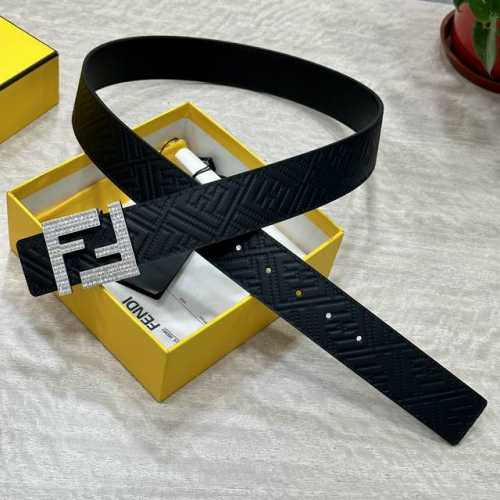 fendl 芬迪 专柜同款 宽40Mm双面原版小牛皮 搭配单钌钯满钻扣 完美的手感.油边 出众的设计.风格 高贵奢华 时尚大方 高清实拍 货真价实 品质保证
