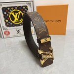 品名：Lv..路易..威登原单 材质：原单牛皮腰带 百分百头层牛皮腰带保证真皮，24K纯钢扣，专柜原单品质、做工精细，时尚大牌，送人自用首选 包装： 请认准如图