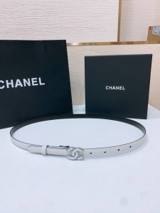 Chanel Cc 树脂白 与 链齿牙金 与银 Logo扣. 进口胎牛皮腰带 1.5Cm精品 精致 典雅