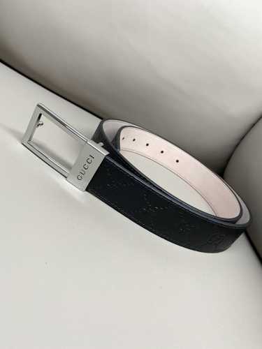 Gg 古驰 3.5宽度 进口牛皮热压花 精致五金 高端品质定制 新季来临 典藏设计中的标志性元素于 早秋系列焕发新意。这款腰带选用镂空设计增添几分个性