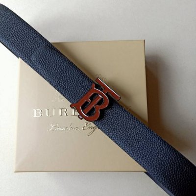 品牌:博柏利 价格:特 尺寸:带宽40mm 正品尺寸 五金材质:专柜精品扣，真空电镀，工艺精细 带身材质:天然头层牛皮.质感十足，手感柔软。时尚个性，经典百搭！
