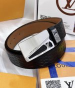 皮带：Lv..路易..威登顶级复刻. 腰带：原单品质百分百头层牛皮，保证真皮。雕花镂空工艺.真空电镀.永不掉色.24K纯钢扣纯手工编织系列双面可用专柜同等质量，