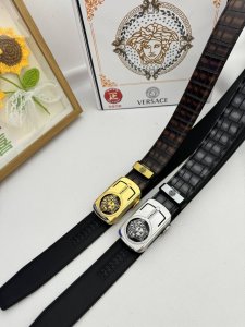 品名：Versace.范思哲 自动带 材质：原单牛皮腰带 百分百头层牛皮腰带保证真皮，24K纯钢扣，专柜原单品质、做工精细，时尚大牌，送人自用首选 包装： 请认