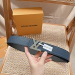 Lv 4.0Cm新款男士双面腰带 带身采用粒面效果 纯铜五金搭配高端简约大气 顶级