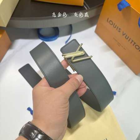 特 寬度：40Mm Lv Pyrmide Truck L Oeii雙面腰帶 驢家 海外原單代特供 面為進口小牛皮荔枝紋襯托原廠配色柔軟小牛皮底 搭配最新鋼五金搭 - 点击图像关闭