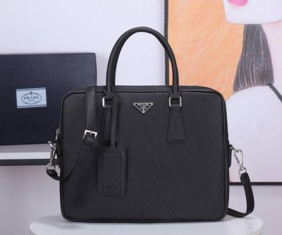 批 最新爆款原厂原皮 Prada 公文包0891-1意大利进口Saffiano十字纹 经典三角搪瓷徽标 采用进口设备+线路均有清晰 欧洲Zp同步原版五金配件 进