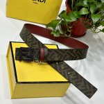 Fendi 芬迪 专柜同款 宽4.0Cm 双环正反用腰带 Ff按钉搭扣 红色Cuoio Romano皮革材质 反面面料带有烟草黄和黑色Ff图案 四方金属饰面 时