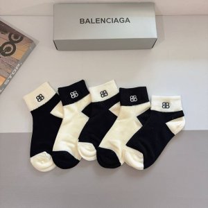 配包装 一盒5双 Balenciaga巴黎世家 新款刺绣纯棉袜子 经典字母Logo船袜，个性时尚百搭款，！超柔软材质，舒适透气，时尚百搭款