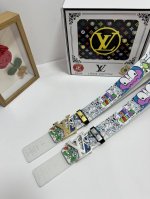 品名：Lv..路易..威登 材质：原单牛皮腰带 百分百头层牛皮腰带保证真皮，24K纯钢扣，专柜原单品质、做工精细，时尚大牌，送人自用首选 包装： 请认准如图专柜