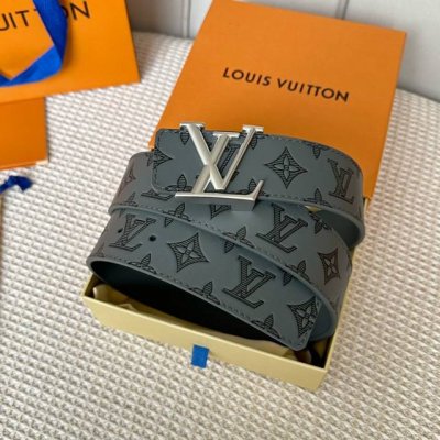寬度：40Mm Lv Pyrmide Truck L Oeii雙面腰帶 驢家 海外原單代特供 面為進口小牛皮壓飾有標誌性品牌圖案效果工藝 原廠配色柔軟小牛皮底