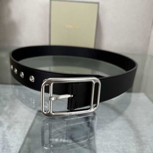 汤姆福特最新网红爆款双面头层牛皮专柜同步3.5宽新款上市了，原版牛皮，搭配铜扣，优雅，大方用的方便。谢谢你转载。