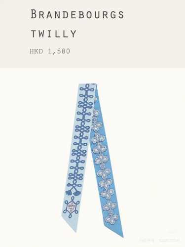 Phms2168 爱马仕Twilly 饰绦与勃兰登堡 顶级斜纹真丝打造 超精细的印花 字迹非常清晰 绝对是送礼自用的首选丝带既可绕于颈间，亦可缠于腕部、腰部，同