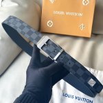 L0Uis Vuitt0N 今季新品 驴家男士原單腰帶 寬度35毫米 定制帆布内衬进口头层小牛皮 搭配全新开模针扣 经久耐用 百搭款