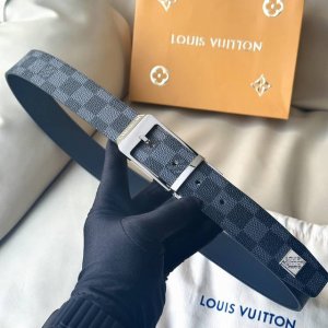 L0Uis Vuitt0N 今季新品 驴家男士原單腰帶 寬度35毫米 定制帆布内衬进口头层小牛皮 搭配全新开模针扣 经久耐用 百搭款